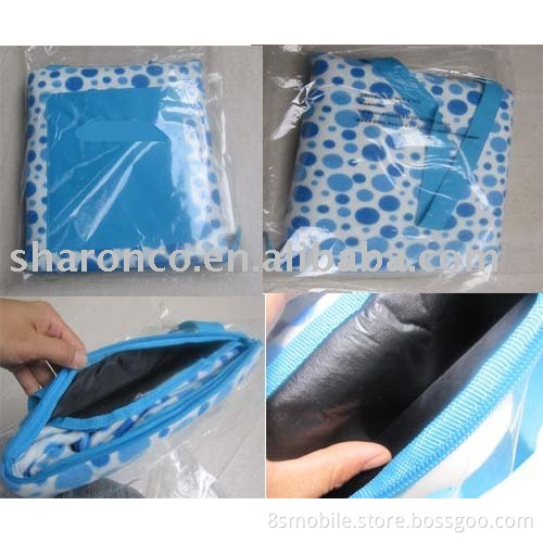 picnic rug from fleece with waterproof backside for 4 persons use